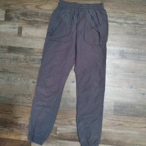 Never worn grey pants, zip up pockets, xs